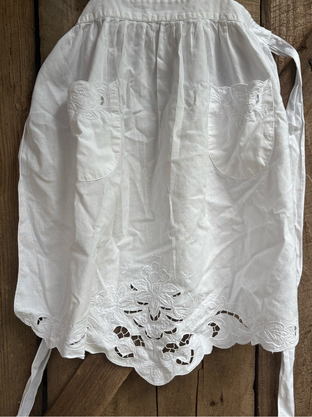 Vintage white Apron - Picture 2 of 8